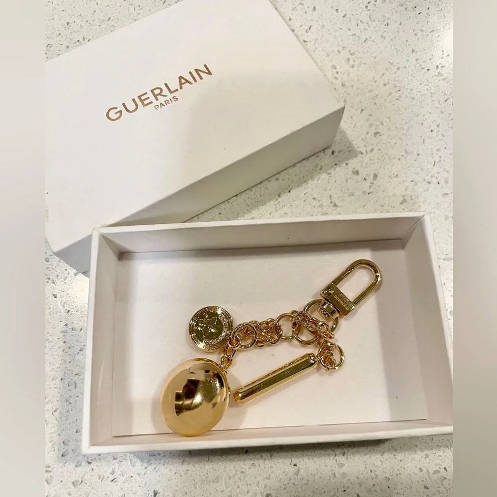 Guerlain Key Chain - Picture 1 of 5